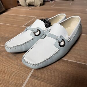 TOD'S Leather Loafers Women's SIZE 40 White Blue Leather Slip On MADE IN ITALY